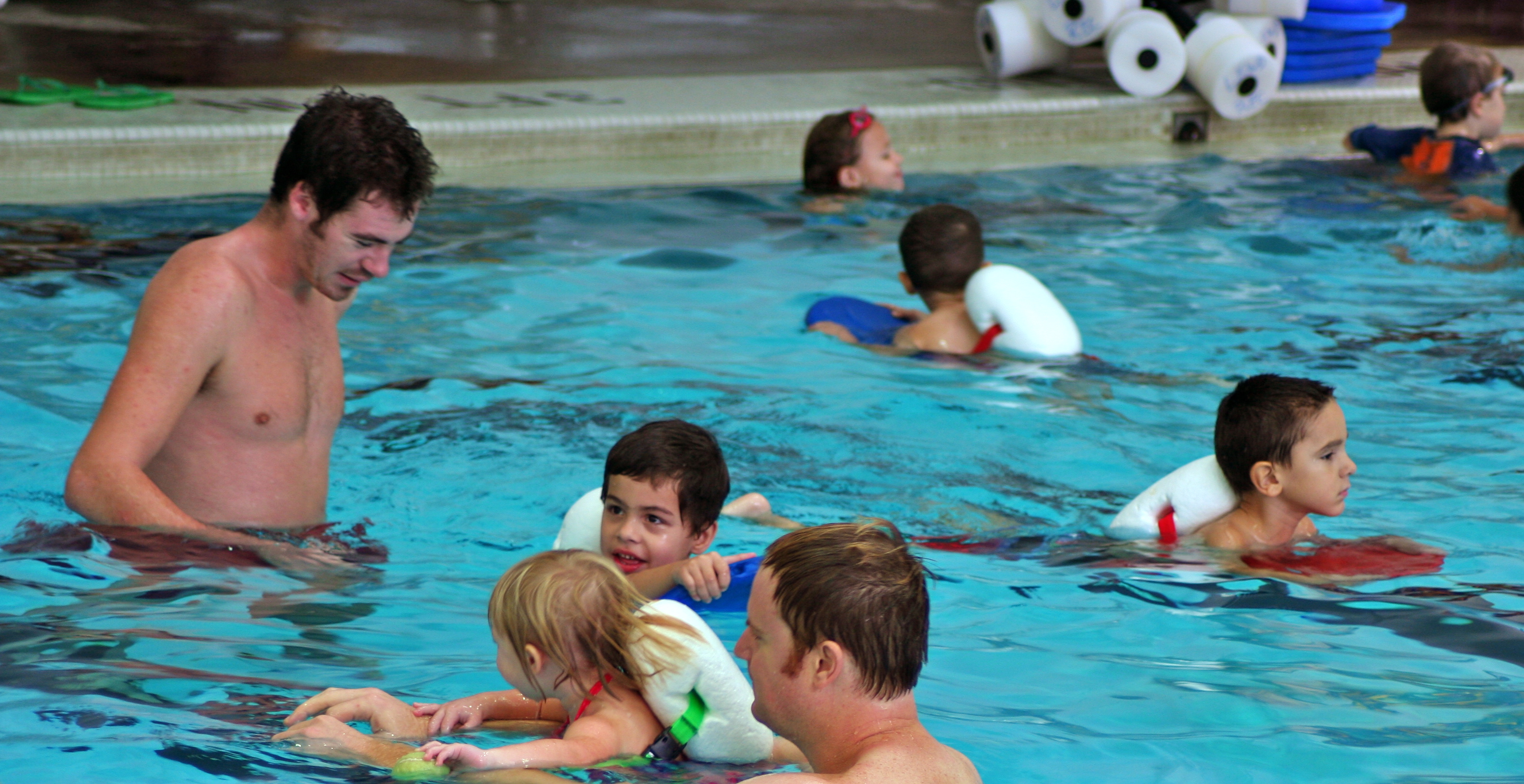Safe and fun learn-to-swim 